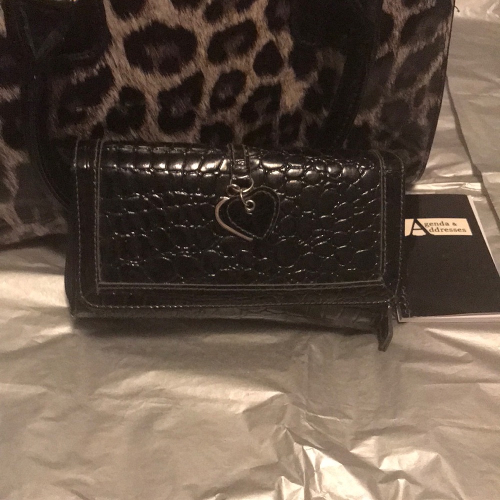 Pleather Croc Pattern Wallet - Picture 2 of 6